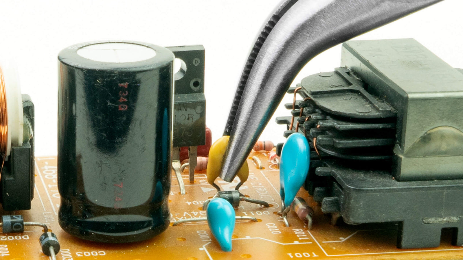 ツノダ パワー先曲がりラジオペンチ 150mm 【PFR-150TG】